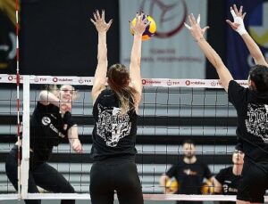 Eczacıbaşı Dynavit, İstanbul derbisinde VakıfBank deplasmanına çıkıyor