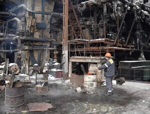 EU sends emergency generators to Ukraine as Russian strikes cut power for heating