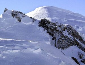 Fire breaks out at five-star luxury hotel in French ski resort Courchevel