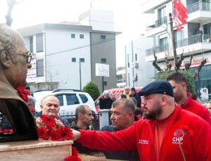 Güzelbahçeliler Mumcu’yu Unutmadı