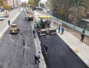 İzmir’de ulaşımı rahatlatan asfalt atağı