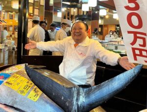 Japonya’daki balık mezatında dev orkinos 3,2 milyon dolara satıldı