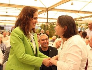 Karşıyaka’da ‘Kadın ve Aile Hizmetleri’ ile 5 bin bayana dayanak