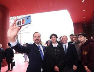 Kürşad Güçlü’den Alev Alatlı Kütüphanesi’ne övgü