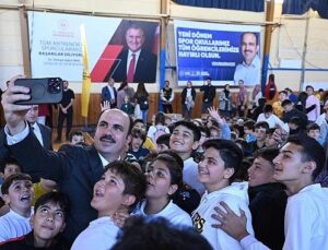 Lider Altay Karne Alan Öğrencileri Tebrik Etti