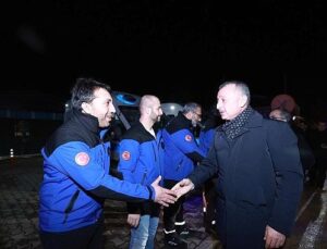 Lider Büyükakın itfaiye ve sıhhat çalışanlarını da unutmadı