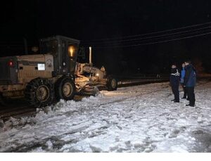 Lider Çırpanoğlu Kar Mesaisinde: “Kahramankazan Güne Huzurla Uyanacak”