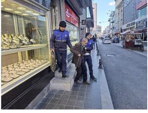 Mağdur vatandaşlara zabıta şefkati