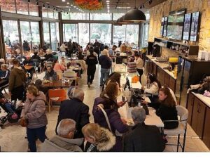 Menemenliler Aynısefa’yı çok sevdi