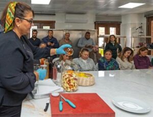 Meslek Fabrikası’nda sirke imalinin inceliklerini öğrendiler