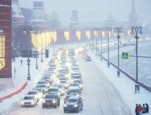 Moscow records heaviest snowfall in more than 200 years, meteorologists say