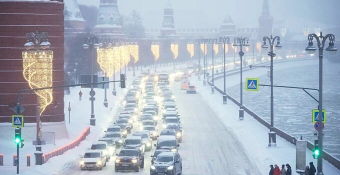 Moscow records heaviest snowfall in more than 200 years, meteorologists say