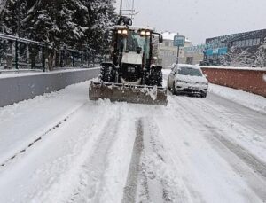 Nilüfer’de kar yağışına karşı kesintisiz mesai