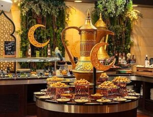 Ramazan’da Suudi Arabistan: Geceleri Canlanan Kentler, Paylaşılan Sofralar