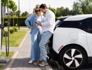 Schneider Electric, Schneider StarCharge Fast 720 ile Yüksek Güçlü, Yüksek Verimli EV Şarjında Yeni Bir Dönemi Başlatıyor