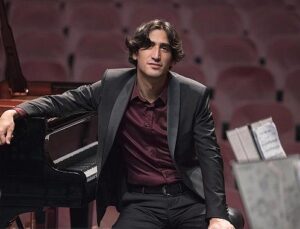 Şef Giuseppe Mengoli ve piyanist Cem Babacan İstanbul Devlet Senfoni Orkestrası sahnesinde buluşuyor