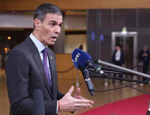 Spain announces three days of mourning after 40 people have died in the Adamuz tragedy