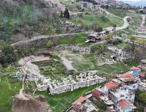 Tarihe yol açılıyor