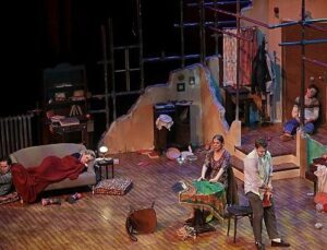 Temiz Bir Kutlamadan Etik Bir Çöküşe: “Sevgili Yelena Sergeyevna”