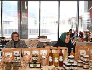 Teşebbüsçü Bayanların El Emeği Osmangazi Meydanı’nda Buluştu