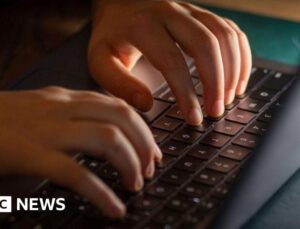 Trial starts of man accused of inciting teenagers to harm themselves online