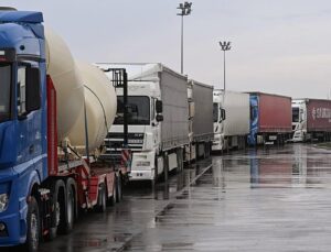Western Balkan lorry drivers blockade EU borders over Schengen visa restrictions