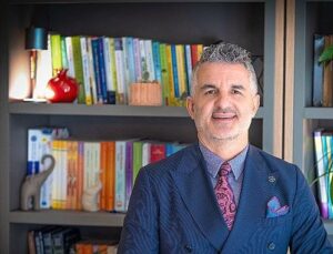 Acıbadem Üniversitesi Beslenme ve Diyetetik Kısmı Lideri Prof. Dr. Murat Baş, Bitter Çikolata İle İlgili Yeni Araştırmayı Yorumladı: “Bitter Çikolata Yaşlanmayı Yavaşlatıyor, Fakat Şuurlu Tüketilmeli”