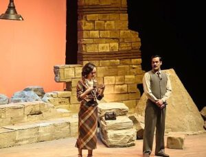 Bakırköy Belediye Tiyatroları’nda Yeni Periyot: ‘Ay Tedirginliği’ Galasında Yıldızlar Geçidi!