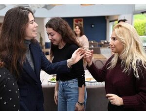 Bayanın İnsan Hakları Eğitim Programı Çeşme’de tamamlandı