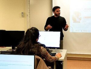 Bornova Muhtarlar Akademisi örnek oluyor