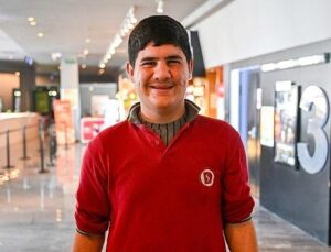 Bornova’da sinema salonu kahkahalarla doldu