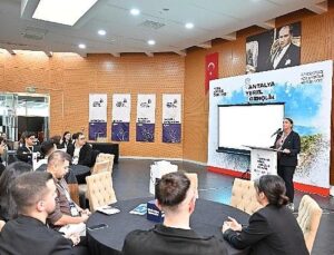 Büyükşehir’de ‘Antalya Mahallî Gençlik Forumu’ düzenlendi