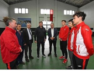 Ertuğrul Sağlam’dan Genç Atletlere İlham Veren Ziyaret