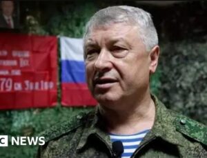 General shot in Moscow conscious after surgery, Russian media say