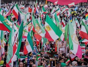 Hundreds of thousands gather in Munich demanding regime change in Iran amid ongoing protests