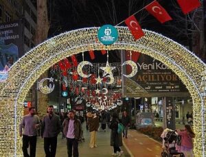 İzmit, Ramazan’ı ışıl ışıl karşılıyor