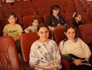 İznik’te Atık Piller Tiyatro Biletine Dönüşüyor