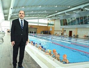 Konya Büyükşehir’in 20 İlçede 15 Bin Öğrenciye Yüzme Öğretiyor