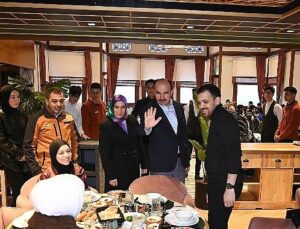 Lider Altay Konya’daki Gazzeli Ailelerle İftar Sofrasında Buluştu