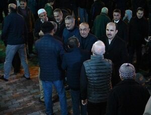 Lider Altay ve Lider Kavuş Konyalıların Birinci Teravih Namazı Heyecanına Ortak Oldu