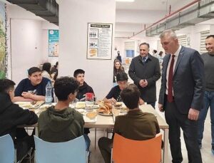 Lider Sezer Ramazan Rahmetini Gölcüklülerle Paylaşıyor