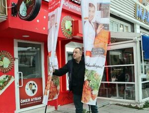 Maltepe Belediyesi, kaldırım işgallerini temizliyor