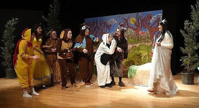 Masal Dünyası minik izleyicilerle buluştu