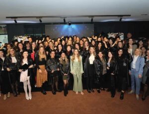 Mercedes-Benz “She’s Mentoring” Programında Geleceğin Kadın Liderlerine Destek Sürüyor