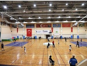 Osmangazi’de Badminton Heyecanı Tepeye Taştı