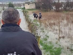 Selde Mahsur Kalanların İmdadına Büyükşehir İtfaiyesi Yetişti