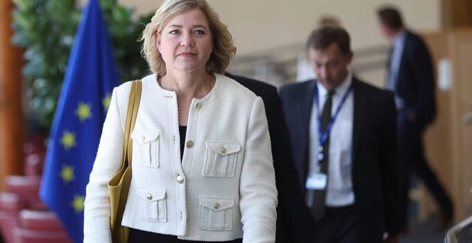 Virkkunen warns X of ‘clear obligations’ amid EU investigation into Grok