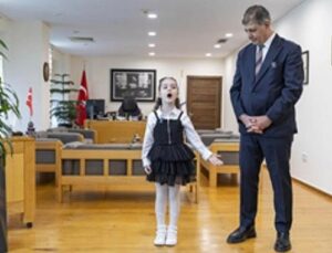 4 yaşından beri İstiklal Marşı’nı ezbere okuyor