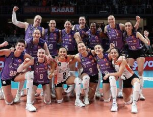 5 setlik derbinin galibi Eczacıbaşı Dynavit!