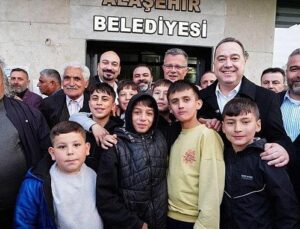 Alaşehirliler Büyükşehir’in İftar Sofrasında Buluştu